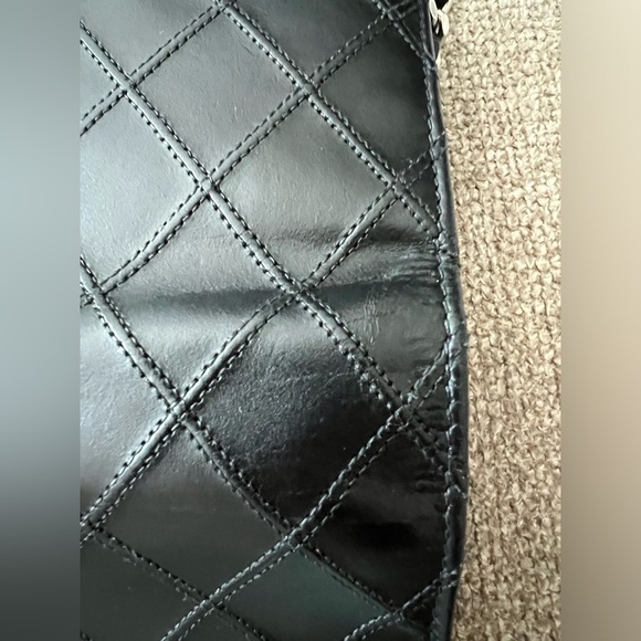 Host Pick Vintage Chanel Wallet on a Chain - Picture 14 of 17